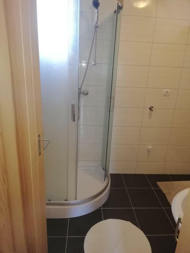Sobe Na Vinskoj Cesti Zmajevac公寓 外观 照片